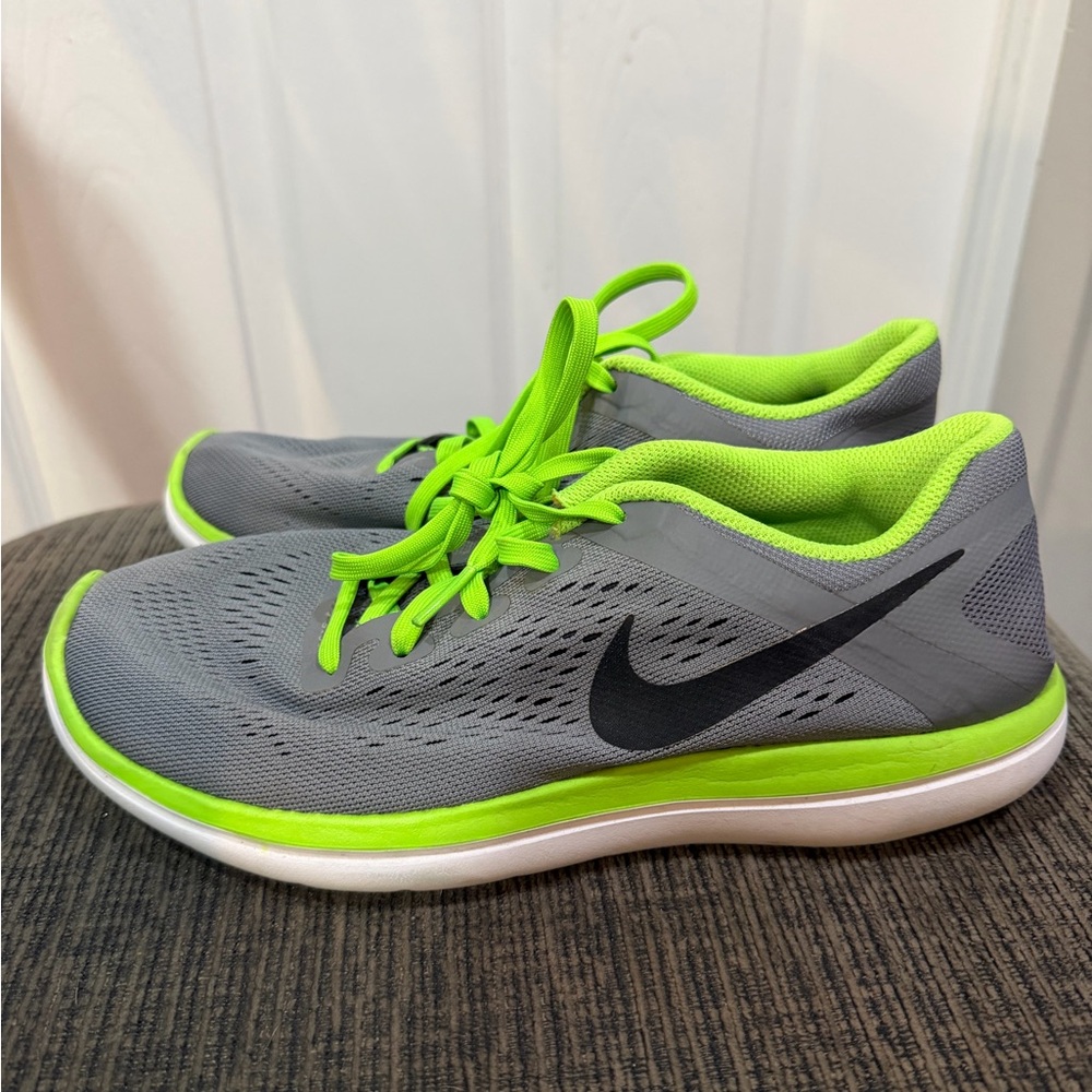 Nike Men's Gray and Neon Green Athletic Shoes